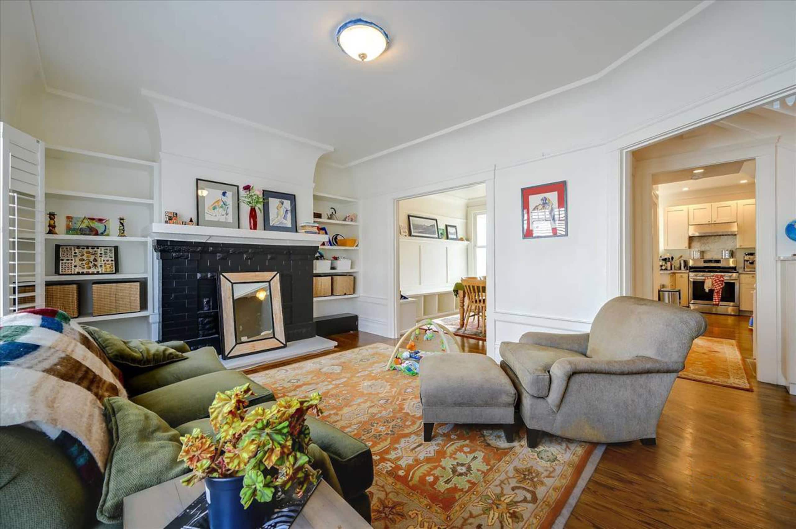 Home in San Francisco · ★4.93 · 3 bedrooms · 4 beds · 2.5 baths - Image 6