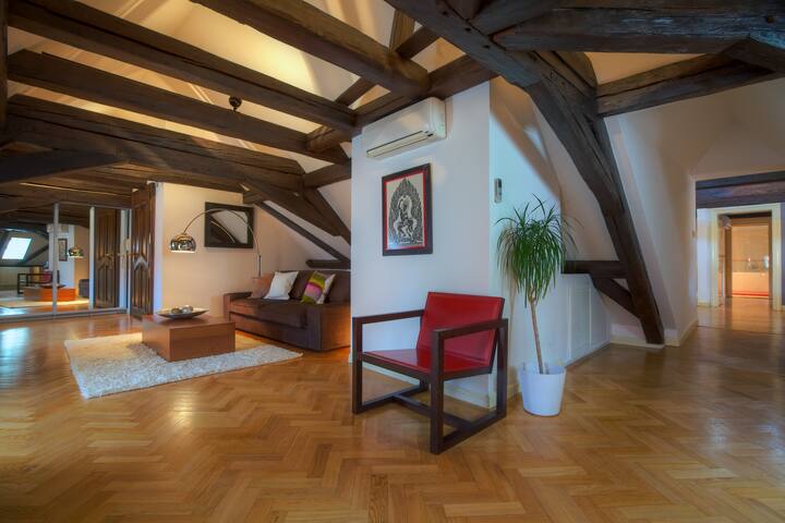 U Kapra Apartments – Old Town Attic