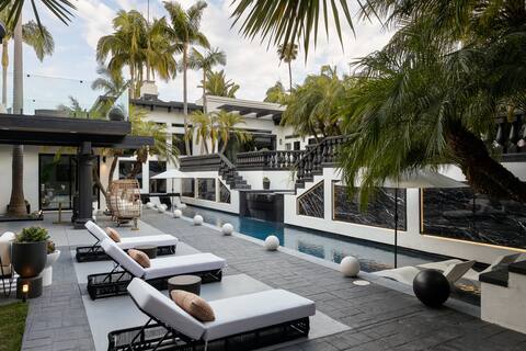 Grand Blanc Maison Ultra Luxury Villa in San Diego