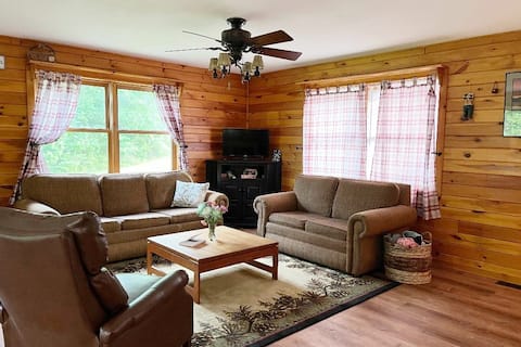 Top Airbnb: Perfect location for all your outdoor adventures ! in North Creek