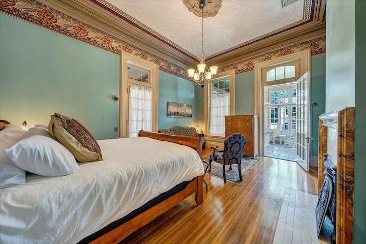 Glavna spavaća soba na glavnom katu