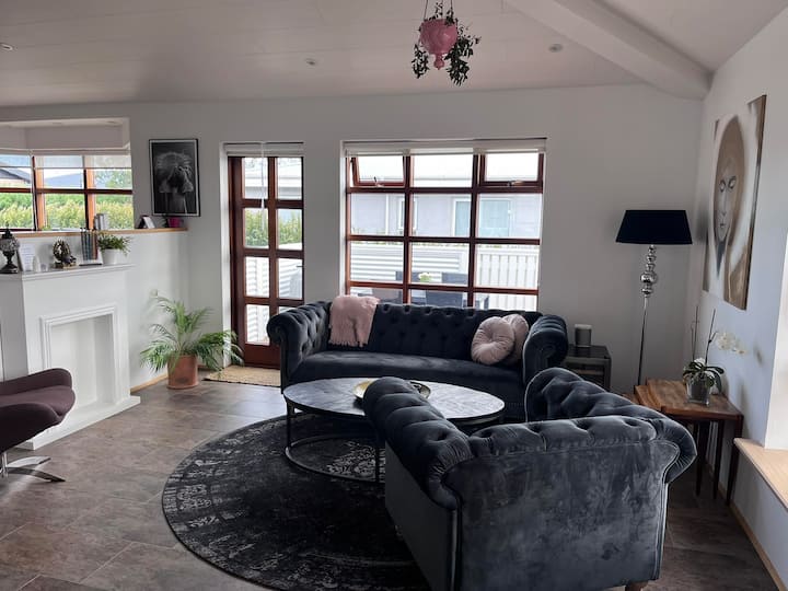 Family Friendly 4 Bedroom Villa With Hot Tub - Selfoss