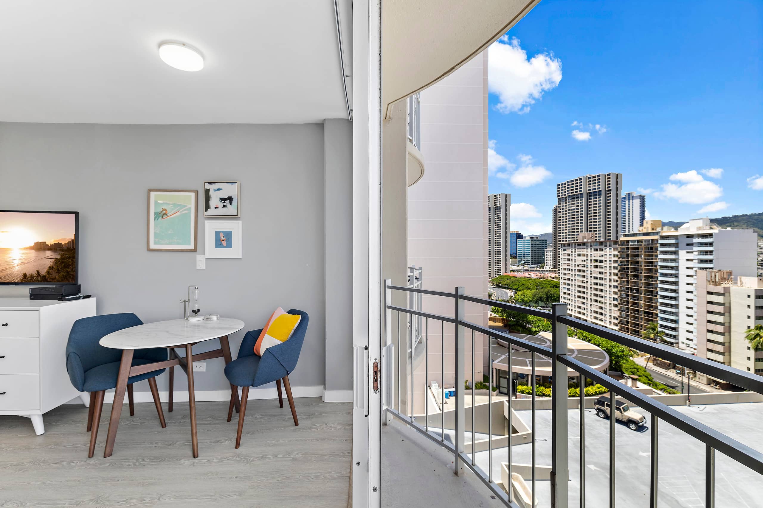 Condo in Honolulu · ★4.83 · Studio · 1 bed · 1 bath - Image 13