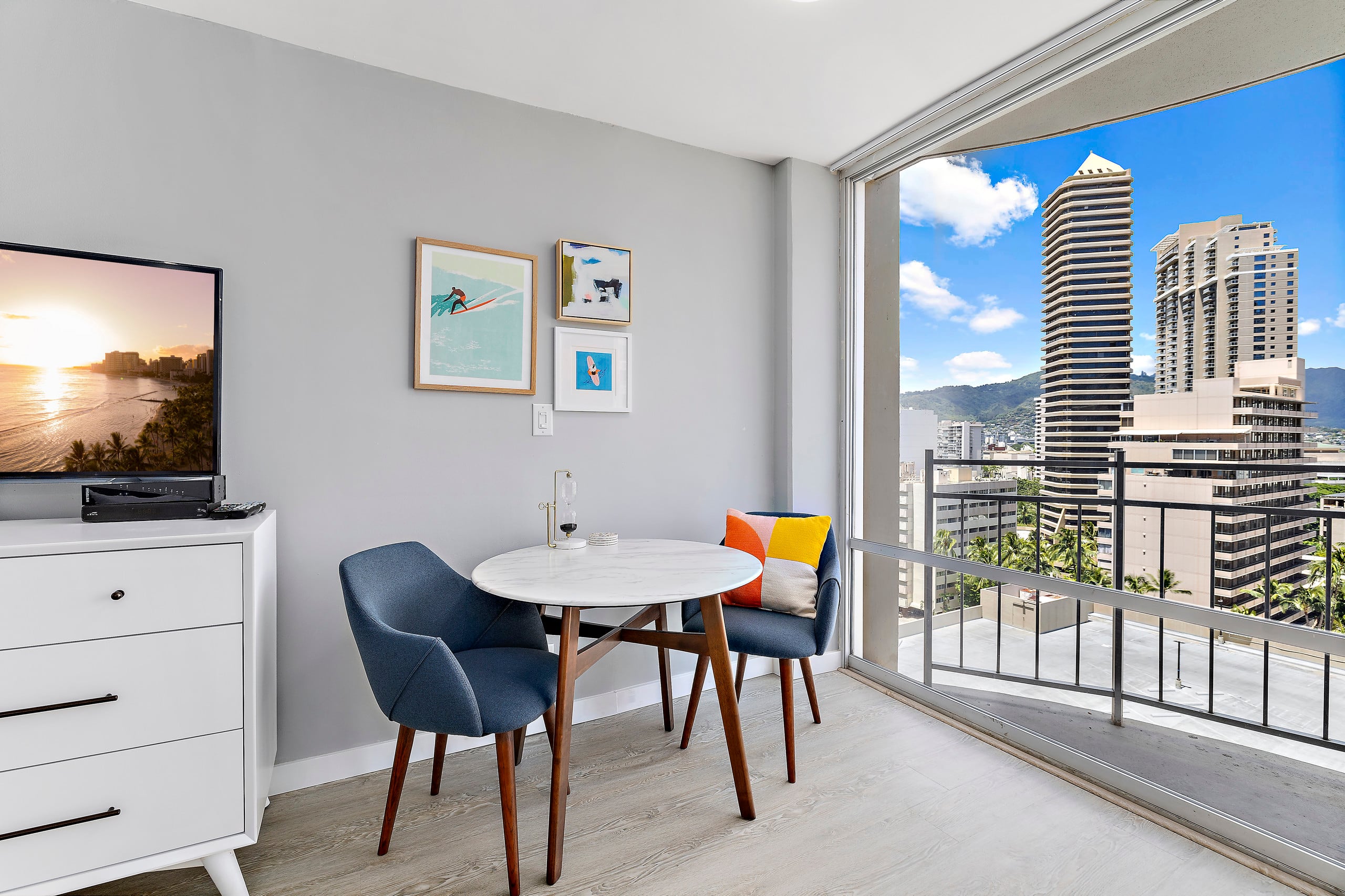 Condo in Honolulu · ★4.83 · Studio · 1 bed · 1 bath - Image 10