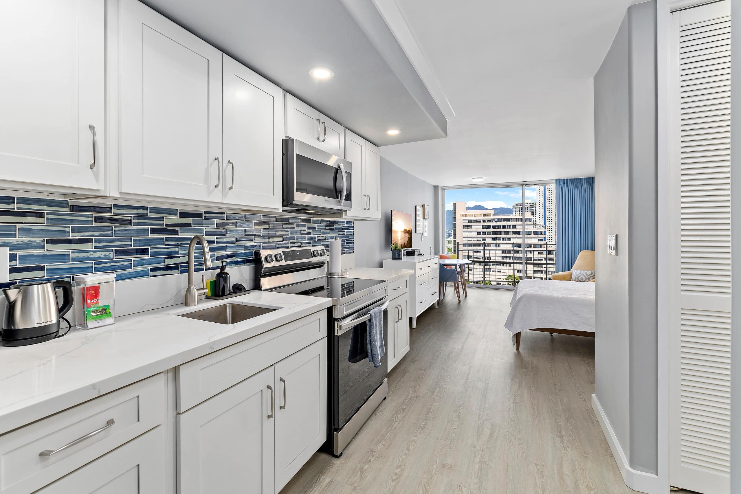 Condo in Honolulu · ★4.83 · Studio · 1 bed · 1 bath - Image 5