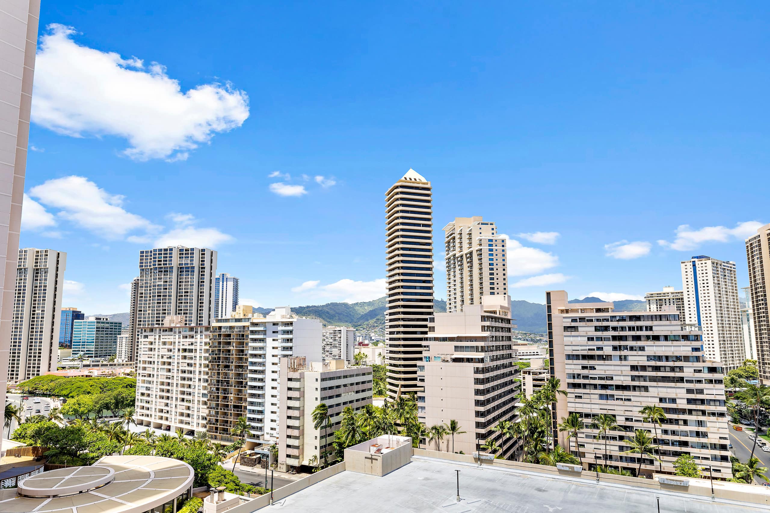 Condo in Honolulu · ★4.83 · Studio · 1 bed · 1 bath - Image 23