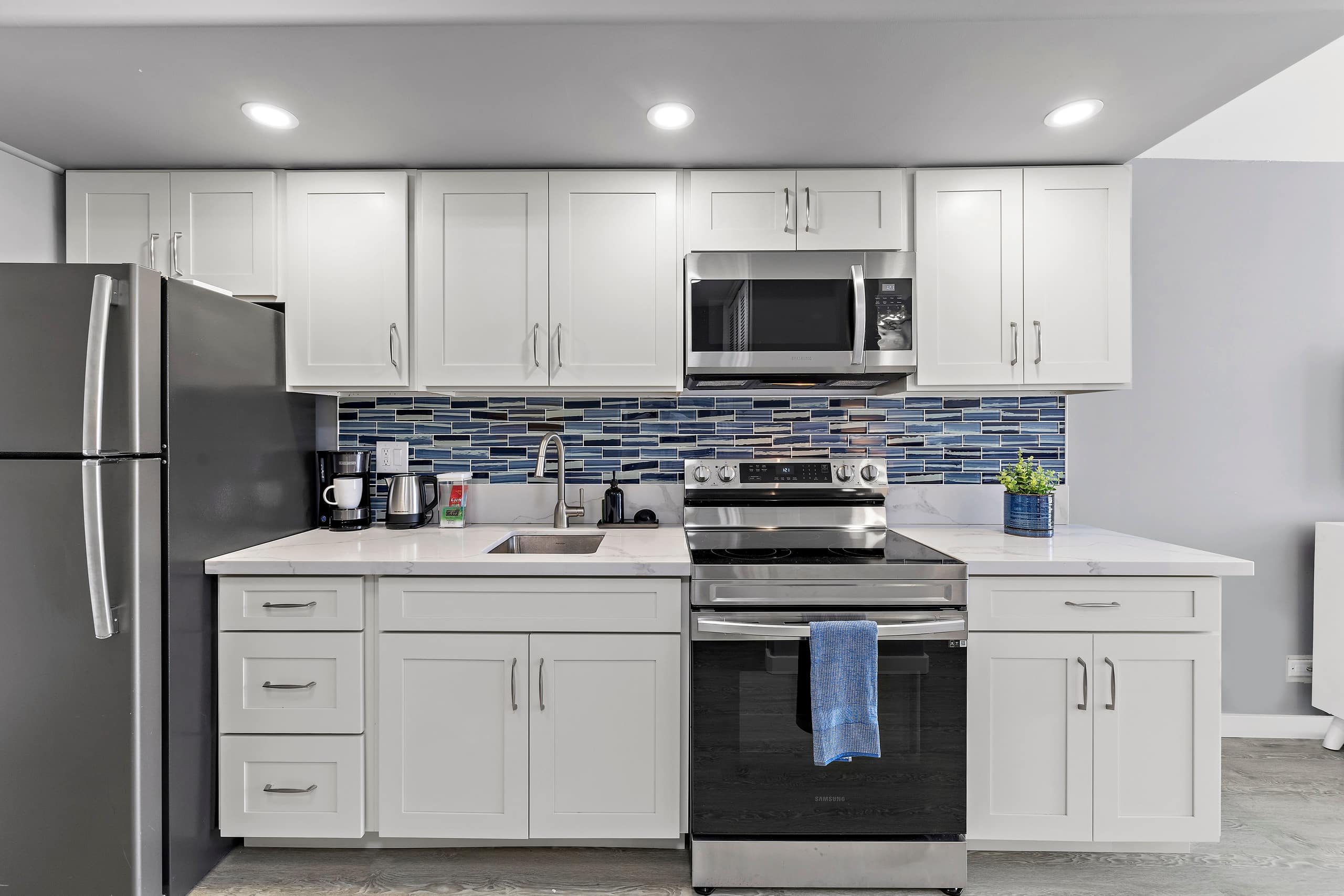 Condo in Honolulu · ★4.83 · Studio · 1 bed · 1 bath - Image 3