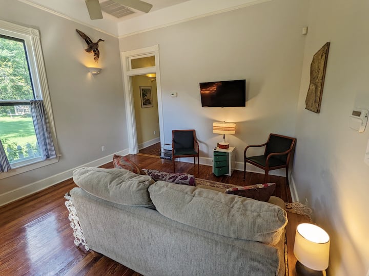 Unit 2 Victorian Cottage Near Central High - Little Rock
