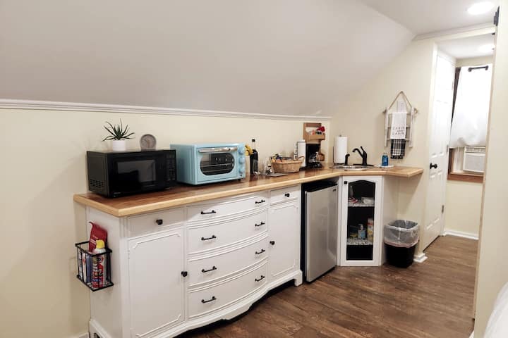 The Knotty Nook At Wheeler Creek (Suite Only) - Geneva-on-the-Lake, OH