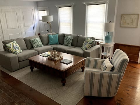Top Airbnb: Gorgeous historic home sleeps 8 walk to everything in Dennis