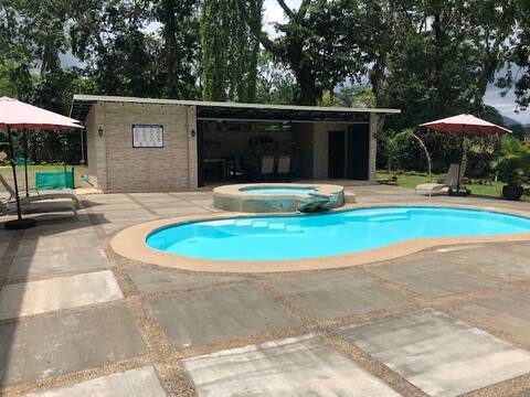 Peaceful 4 bedroom house with a great pool