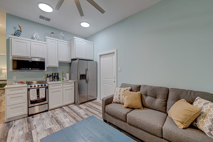 New 6 Bedroom Heated Pool, Game Room! Boat Parking - Port Aransas, TX