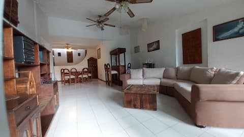 Successful Airbnb property: Casa del Ancla Santa Fe Xochitepec Golf Club in Alpuyeca
