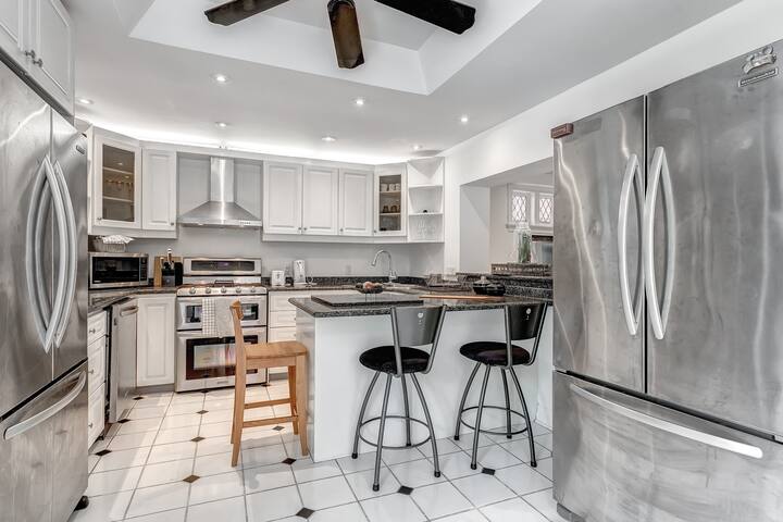 Cheerfull house in mid town luxury district w/ Prk gallery image 4