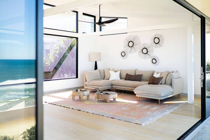 Elegant Beach House & Whale Watching Gem gallery image 5