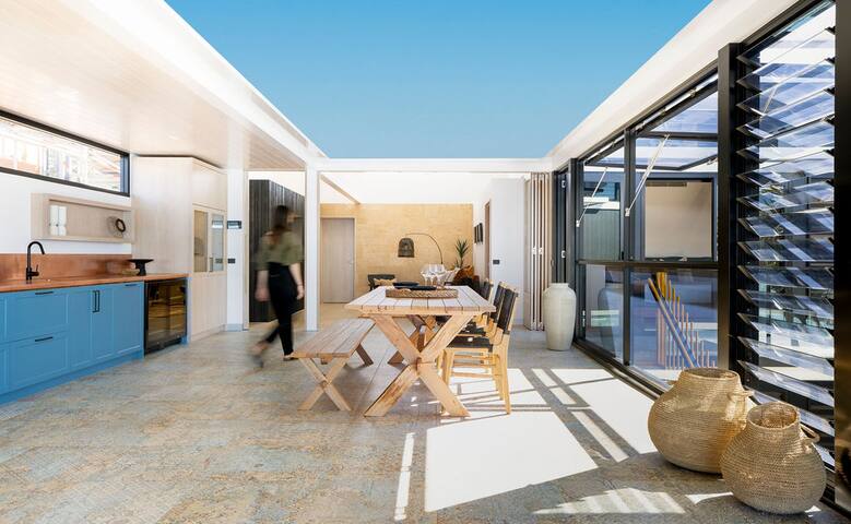 Elegant Beach House & Whale Watching Gem gallery image 4