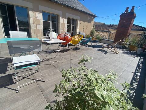 Beautiful accommodation and large terrace, hyper-center