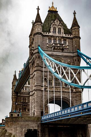 Lovely Two bedroom Two Bathroom By The River gallery image 5