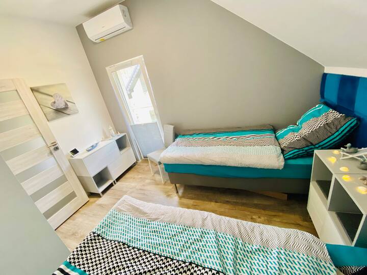 Schlafzimmer 1