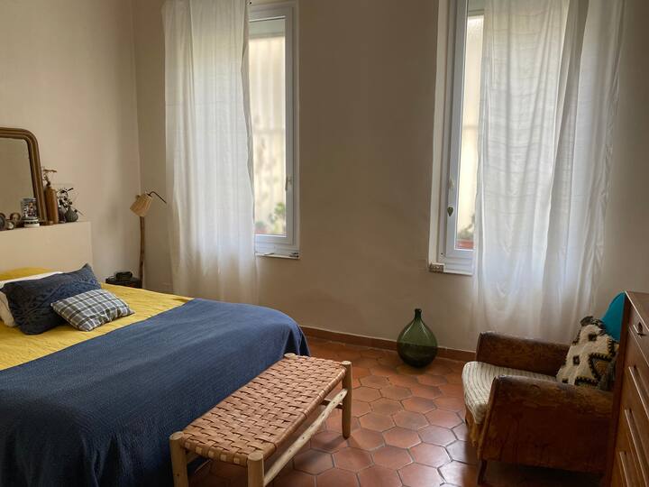 La habitación principal (cama de 160x190 cm)