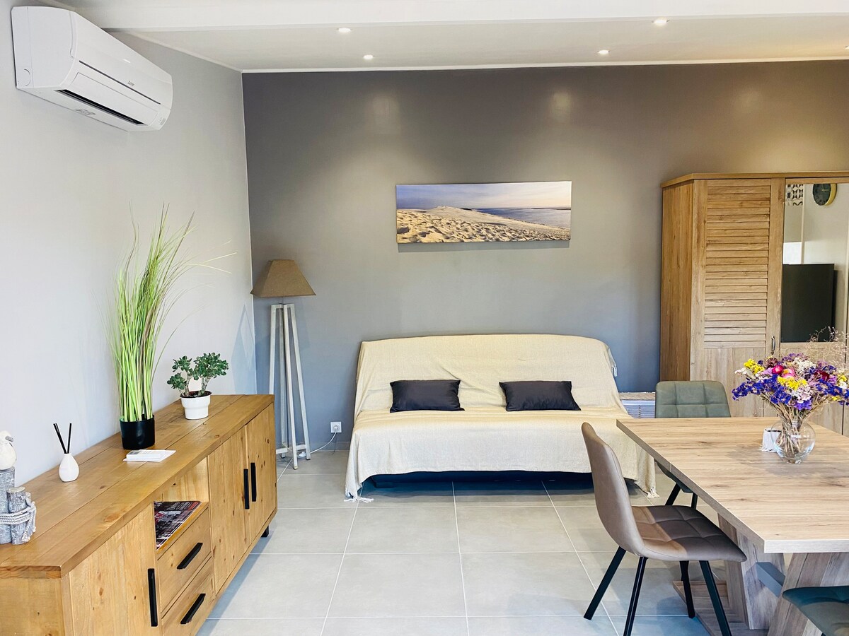 Successful Airbnb property: Independent apartment in secure property in Gujan Mestras