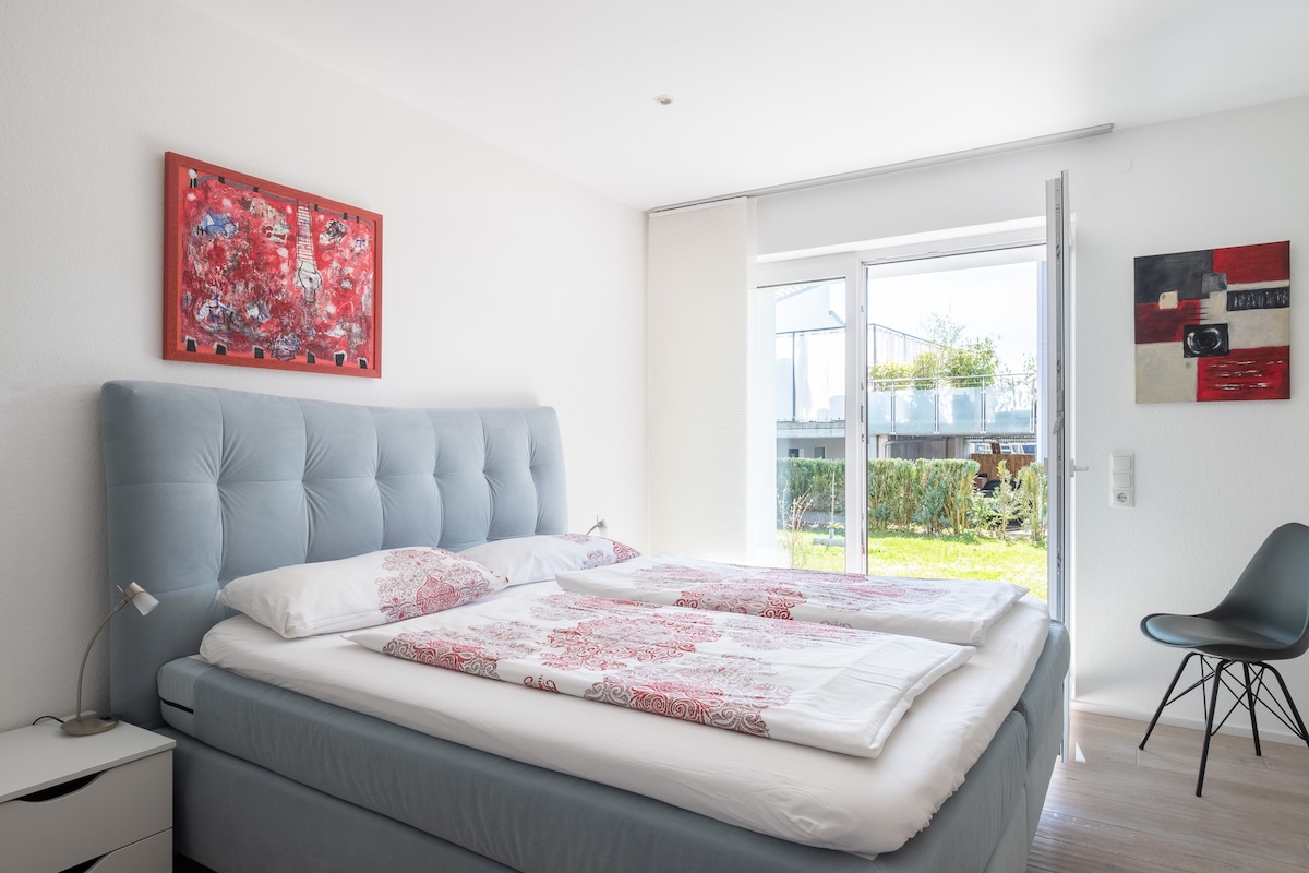 ห้องนอนที่ 1 พร้อมเตียงสปริง