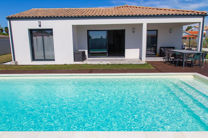 VILLA with heated POOL 
3 Bedroom