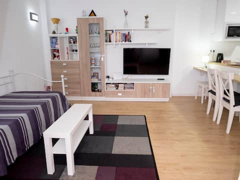 Airbnb con mejor rendimiento: CASA MERCHE II CANTERAS BEACH en Las Palmas De Gran Canaria