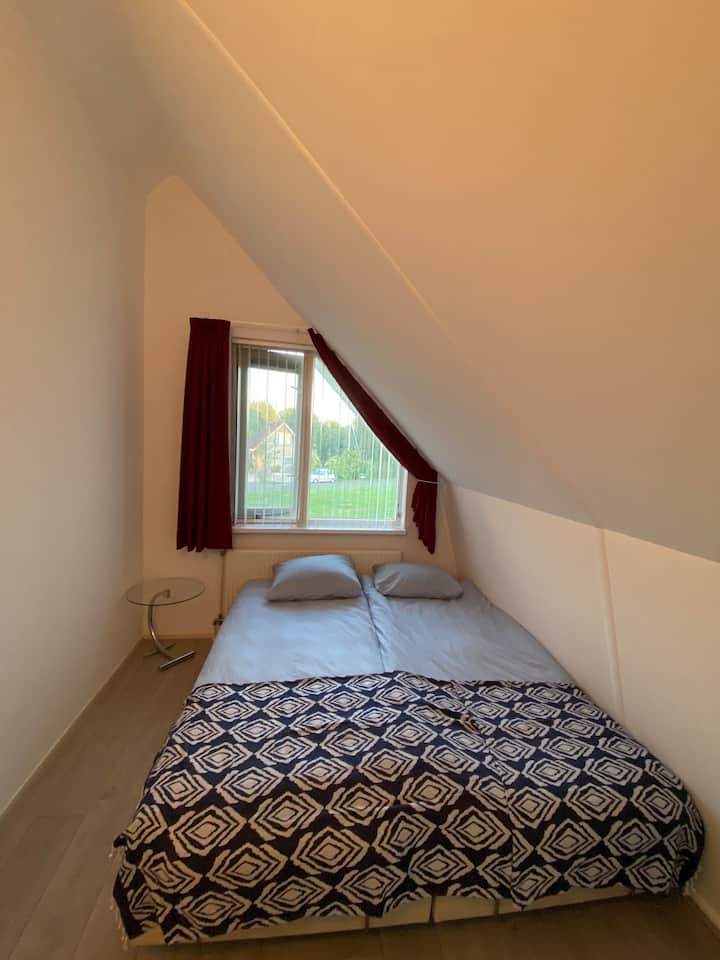 საძინებელი 1