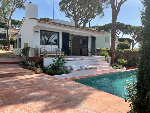 VentDeMar Charmante casa piscine chauffée Calella gallery image 3