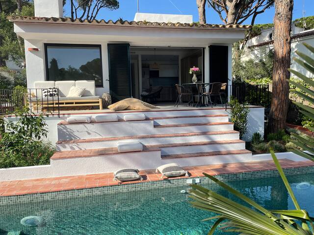 VentDeMar Charmante casa piscine chauffée Calella gallery image 2