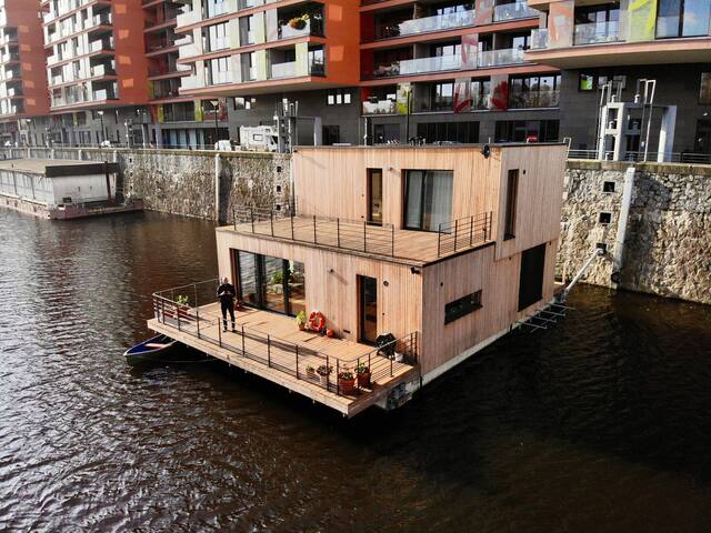 One of the kind Prague Houseboat Experience +BOAT gallery image 3