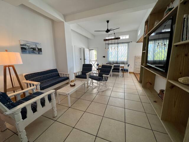 Luxury 2-Bedrooms, ocean view, serviced apartment gallery image 3