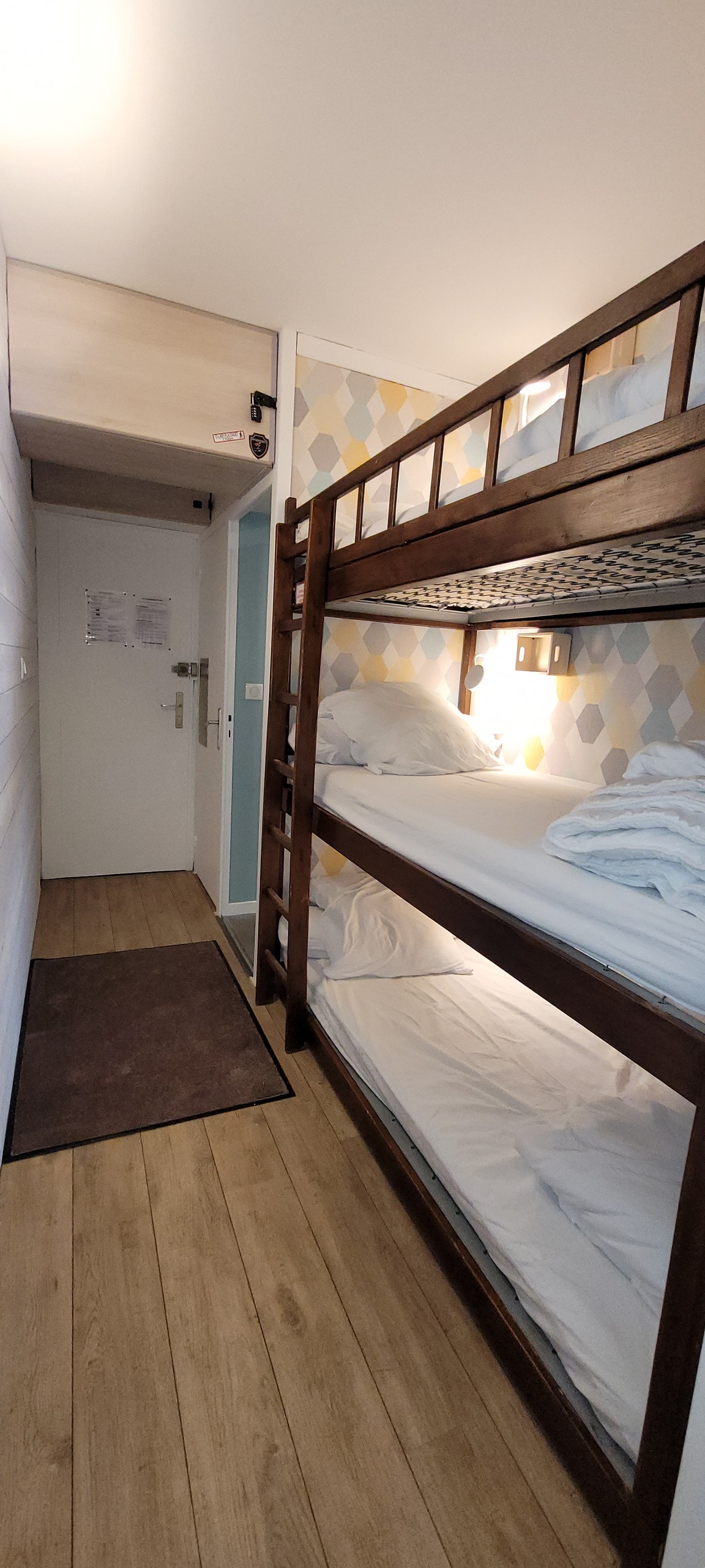 Ambienti i dhomës së gjumit