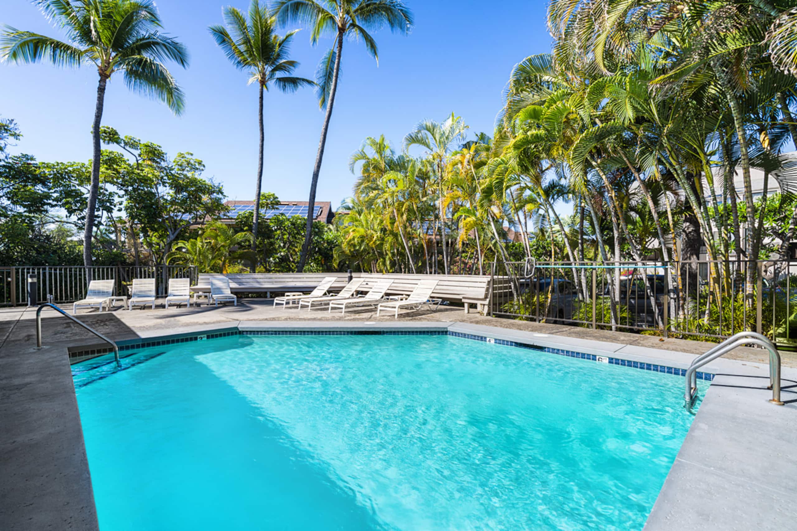 Condo in Kailua-Kona · ★4.92 · 2 bedrooms · 2 beds · 2 private baths - Image 9