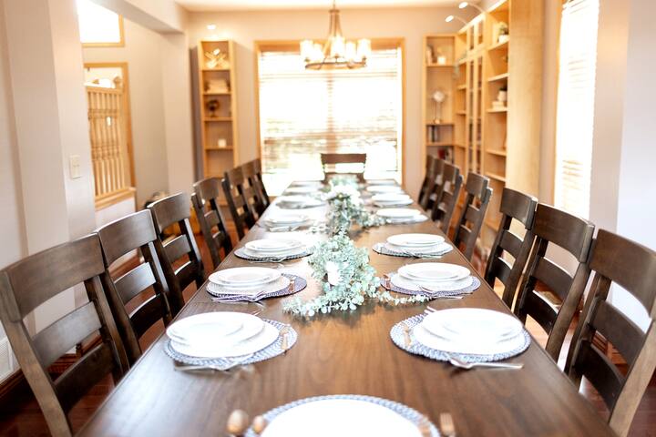 Arcade, Hot-Tub, Pub, 5 Kings, 15 Min To Anywhere gallery image 4