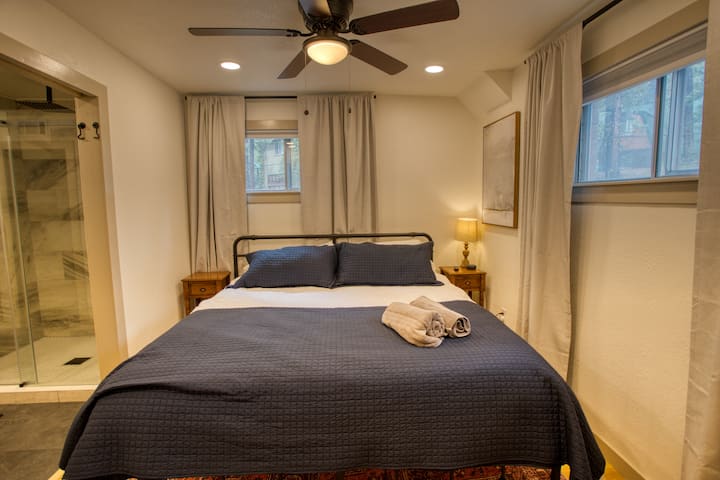 Basement bedroom w king bed