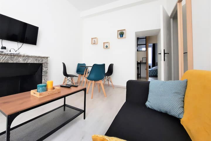 Le Cosy Chic & Confort | Hypercentre  Parking Wifi - Ibis Budget Roanne Hôtel