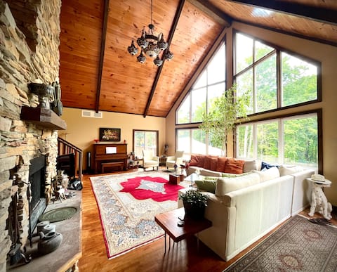 Top performing Airbnb: Oro Estate - A Secluded Private Villa on 100 acres in Oro Medonte
