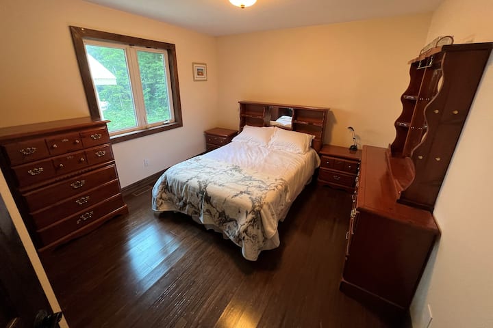 საძინებელი 4