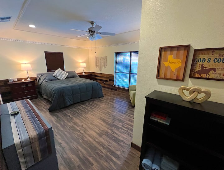 זהו חדר השינה הראשי השני