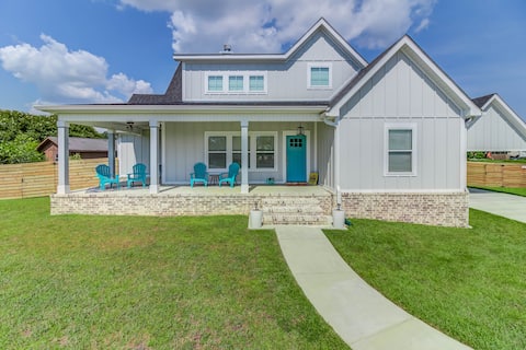 Bright beach, pets, steps from the sand & memories