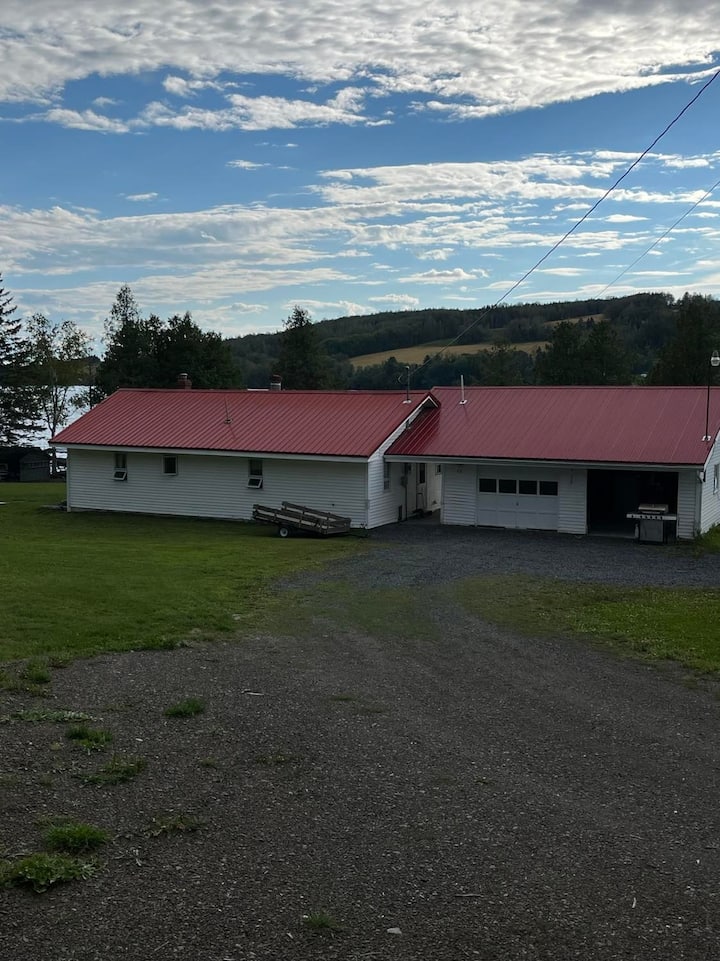 Relaxing 3 bedroom camp on Long Lake Houses for Rent in Madawaska