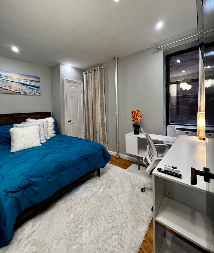 Serviced Apartment Luxury Room Home Office WiFi Serviced