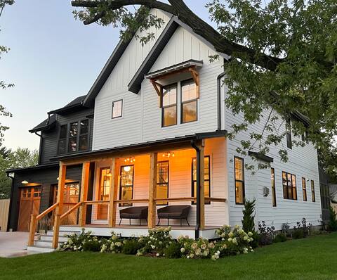 New luxury home steps to downtown w/yr round pool
