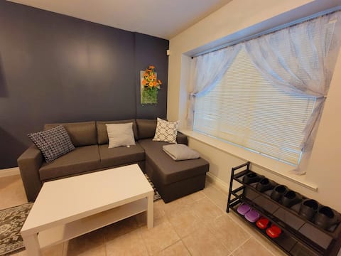 Successful Airbnb property: Adorable 2-bedroom with free parking on premises in Killarney