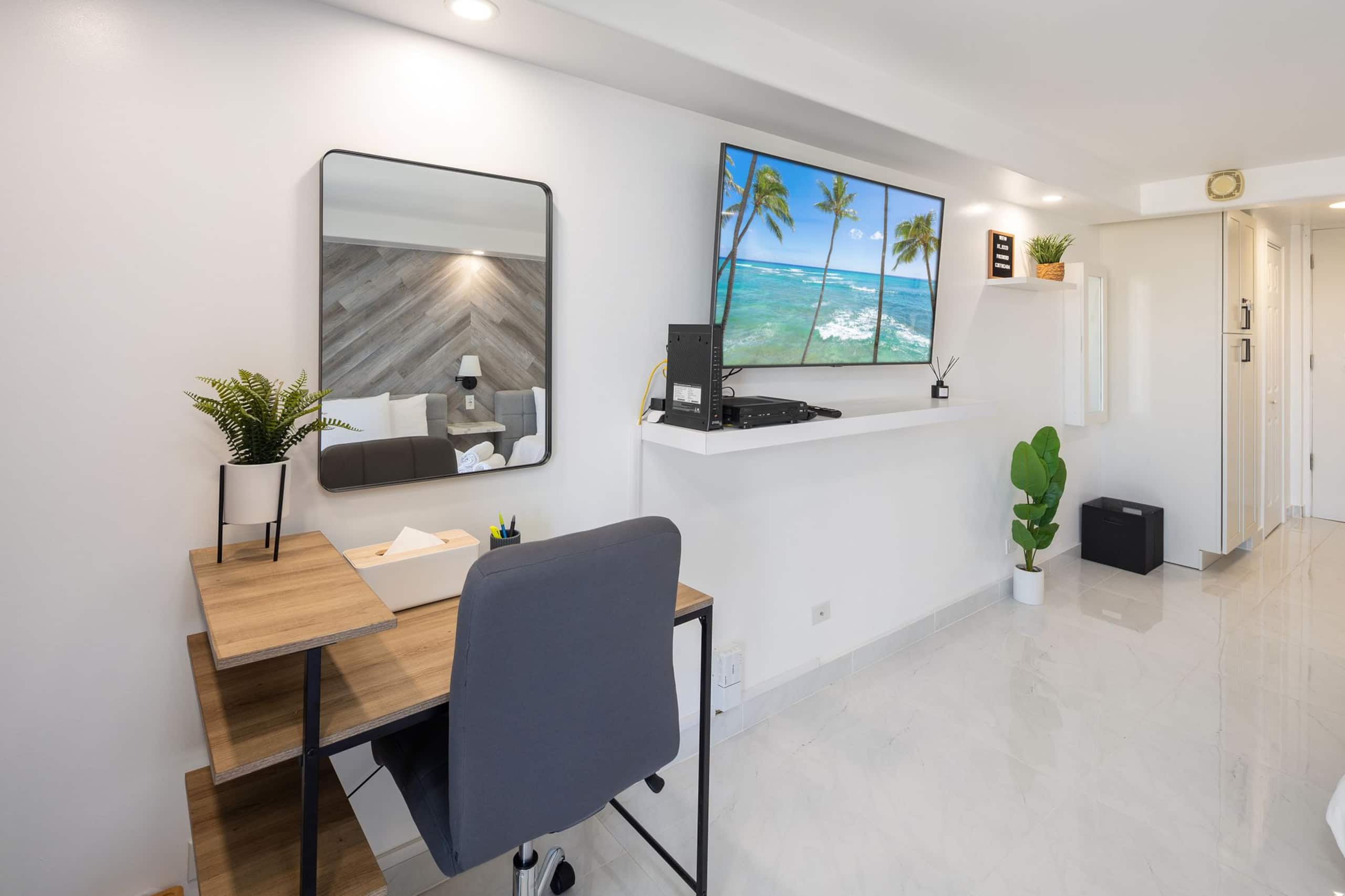Condo in Honolulu · ★4.86 · Studio · 2 beds · 1 shared bath - Image 14