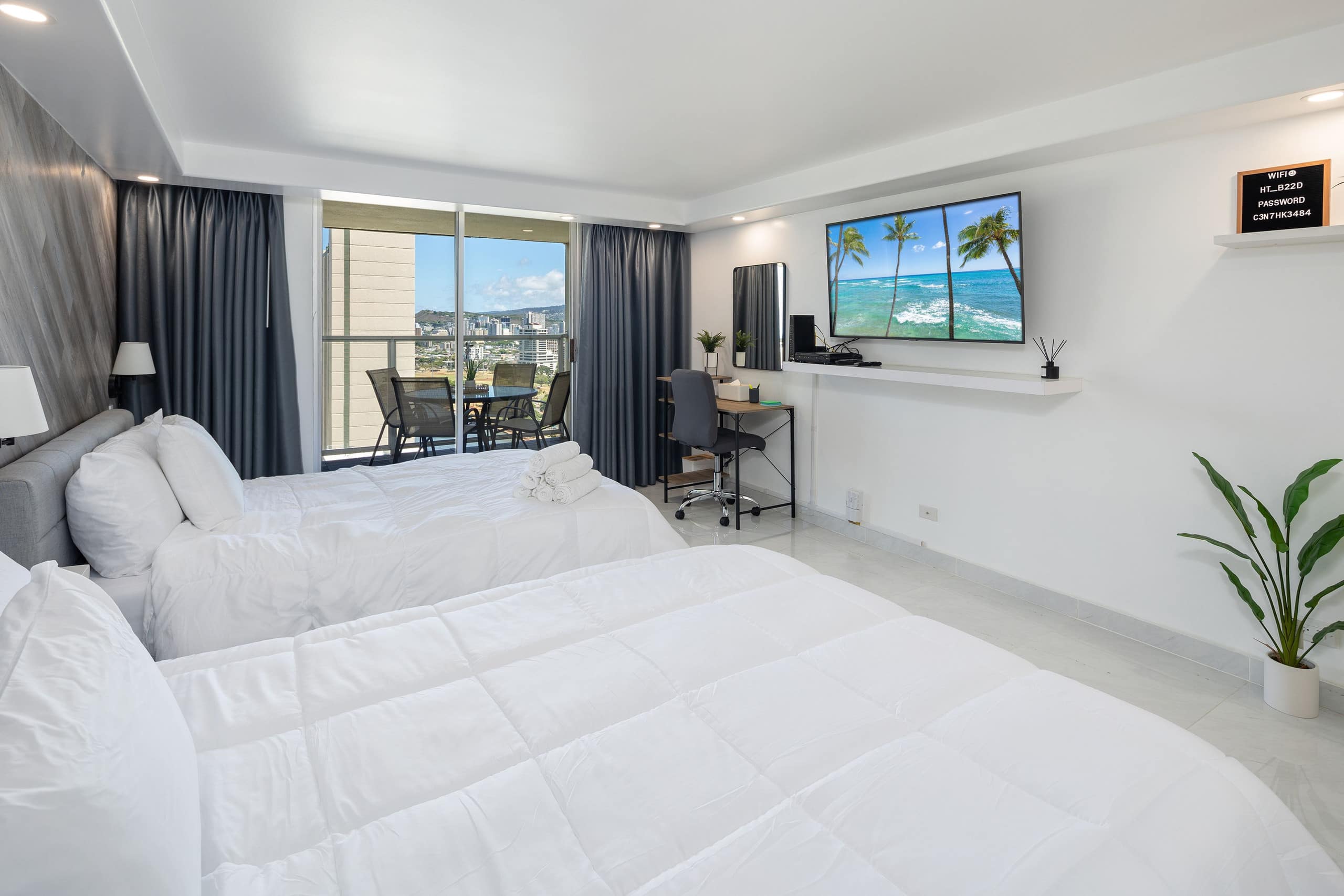 Condo in Honolulu · ★4.86 · Studio · 2 beds · 1 shared bath - Image 13