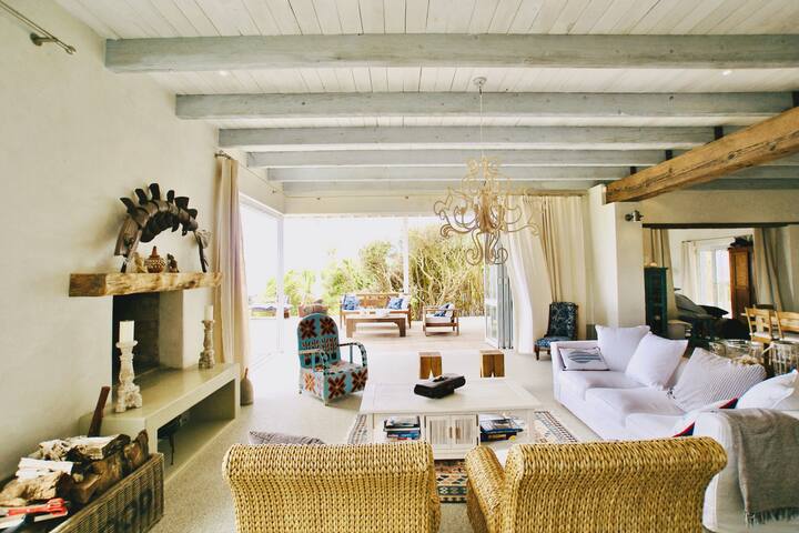 Pebbles-Beach House gallery image 5