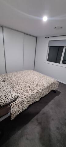 Cheerful 2bedroom unit gallery image 3